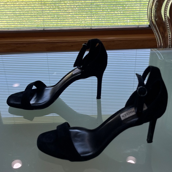 Steve Madden Ankle Strap Luxe Heeled Sandal Black Suede 7.5 PERFECT Condition - Picture 14 of 16
